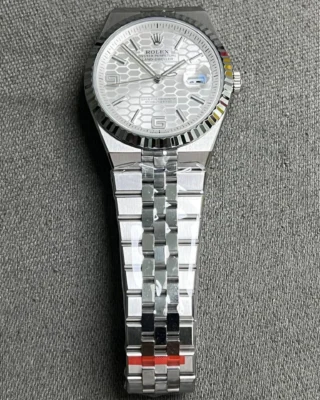 Alternative view of Rolex Land-Dweller 40 mm Stainless Steel (2025)